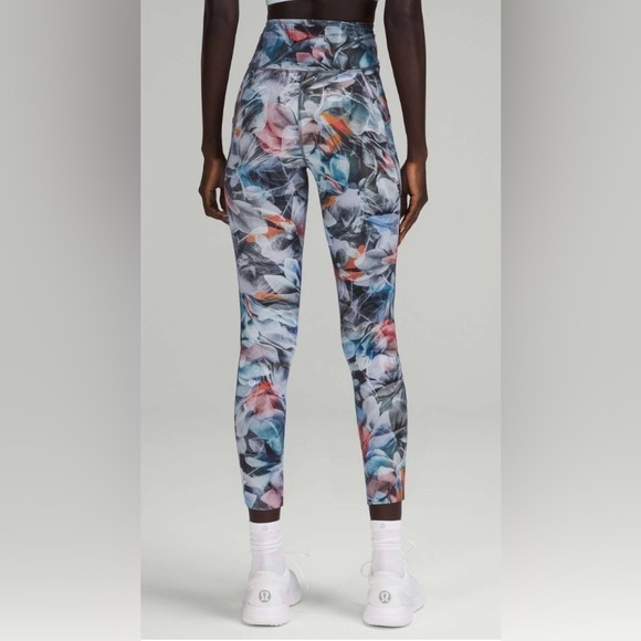 Lululemon Fast and Free High-Rise Tight -Luminescent Floral-25” -with pockets - Picture 1 of 3